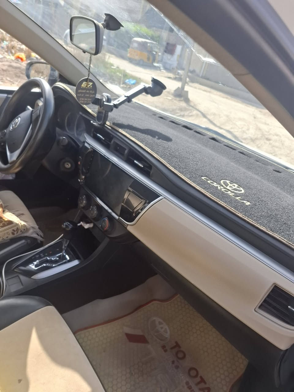 كورلا ٢٠١٥خليجي مكينه ٢٠٠٠
مرقوب ماشيه ١١٩ الون ابيض صدفي بيها فقط الدعامي الماميه مصبوقه رقم بغداد  قبل ٤ايام طلع عندي صوت ناعم بالكير وماعرفت شنو للبيع السعر المطلوب ١٣٨وبيها مجال شي بصيط حك الجيه للتصال ولستفسار اتصال بهاذ الرقم  *********** مكان السياره بغداد
