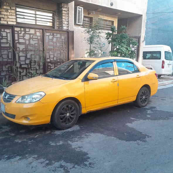 سيارة بي واي دي جي ٣ 
محرك مازدا ياباني
كير عاطل متعشي 
سعر ٤٢ 
***********
