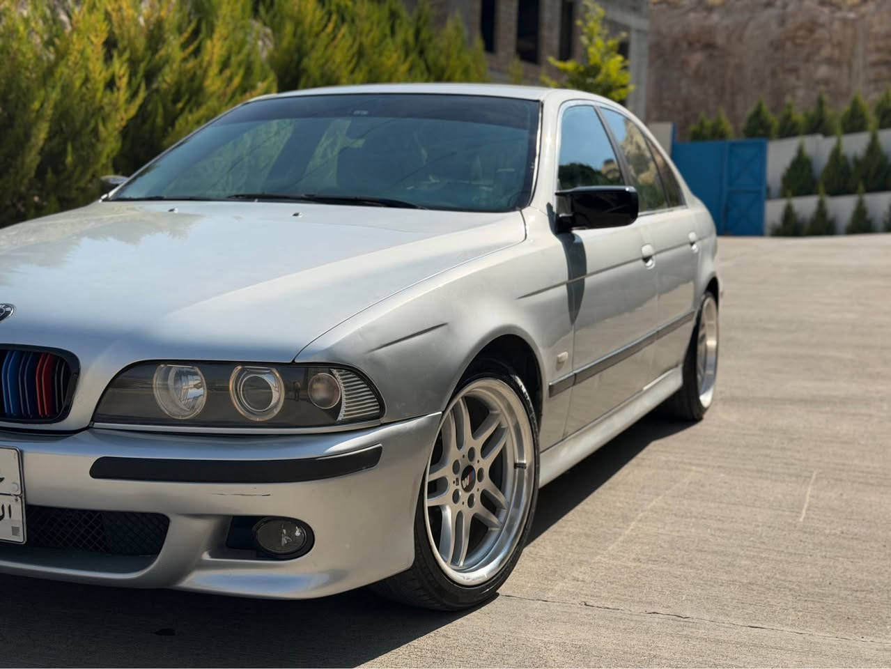 BMW/530/2002/تسجيل جديد 
رقم دهوك تحويل مباشر
حجم محرك ٥٣٠ زيروو 
تاخم تايرات جديد 
تاخم حداديه جديد 
سماعات ماركه 
تبريد ثلج 
كوشن هيتر
سياره M بيلادى 
صبخ سقف و حيزام ب شرط
مابيه صبخ عيراقى 
بدون ضرر بدون دواخل 
٨٠٠$ غرامات ينزل من السعر
سعر ٩٩ ومجال خفيف 
مكانه سياره دهوك 
***********
يسعدني ويشرفني أن أكون في خدمتكم. للتواصل والاستفسار، يرجى مراسلتي عبر الواتساب دهوك, العراق
