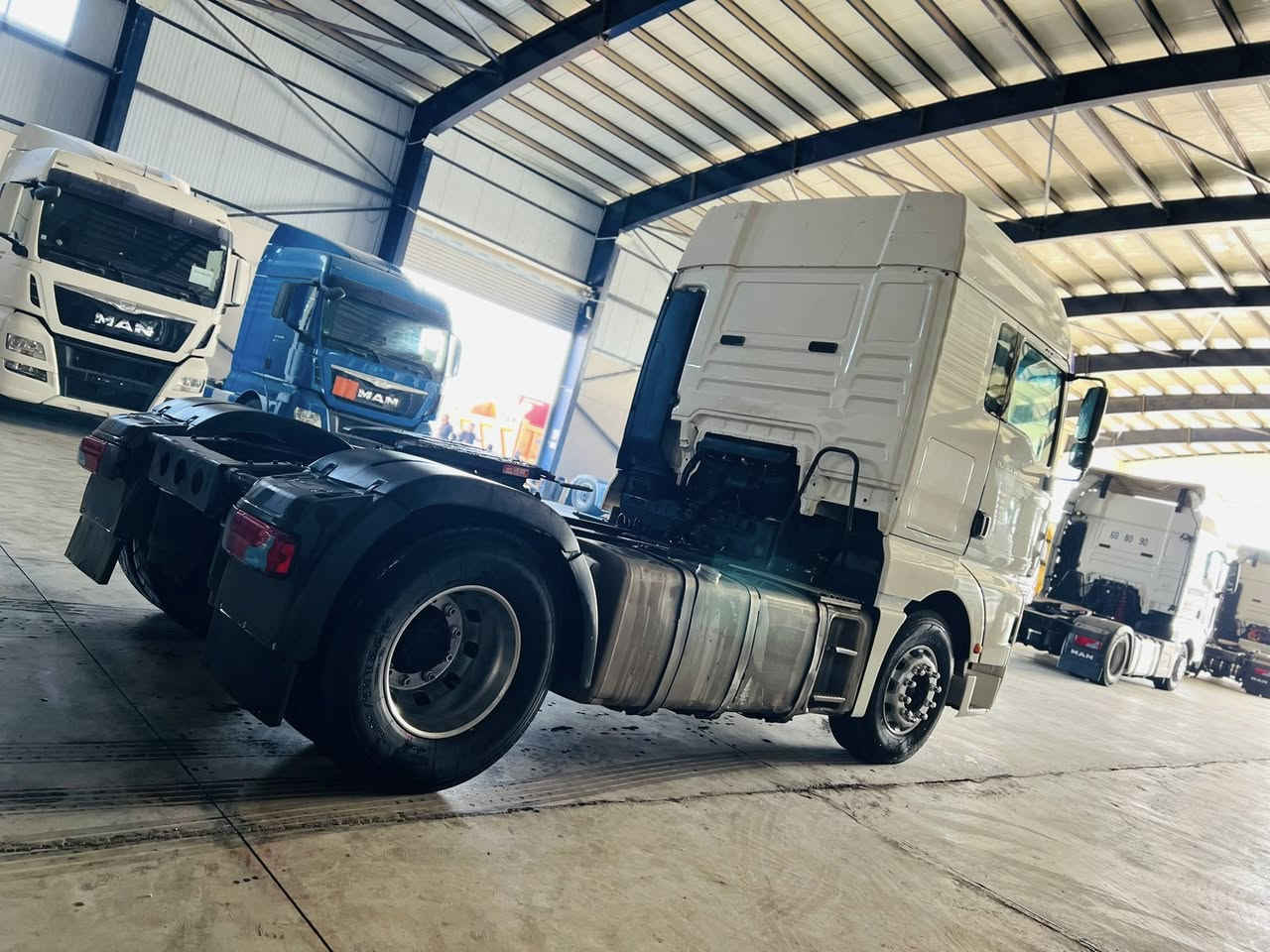 مان 2005كير عادي رطايد سلاجةويل كروم تخم تاير مربوط عليه بودي شعار3دنكير دبل تاير مزوج عنوان كلار***********
