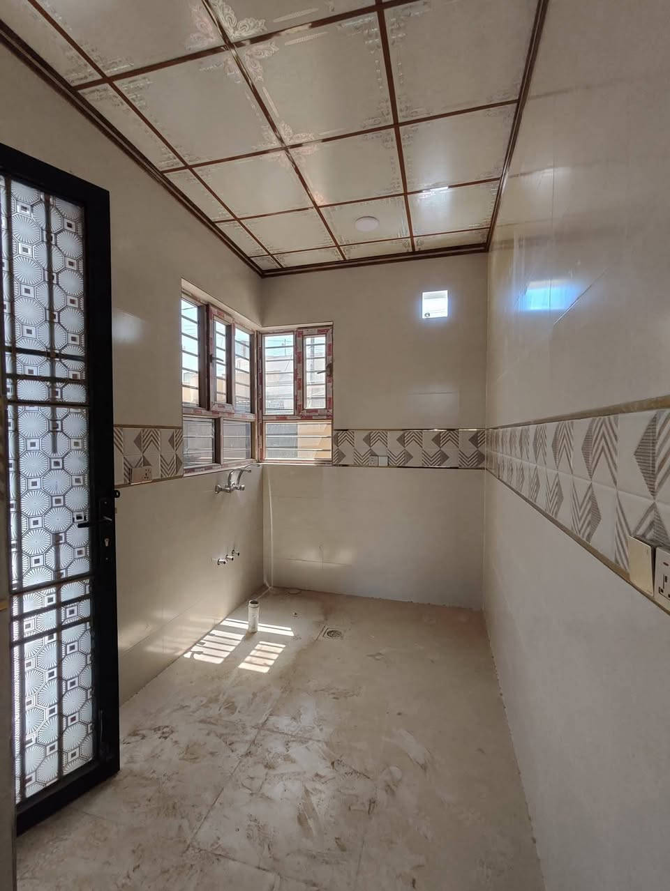 🔹داران للبيع في حي #الميثاق🔹
- مساحة كل دار : 100 متر واجهة 5 متر
- شارع تبليط
- بناء حديث زيرو 
- سند طابو 

🏠 تفاصيل كل دار :- 
الطابق الاول :غرفة نوم، هول، مطبخ ، استقبال، صحيات ، كراج 
الطابق الثاني : غرفة نوم ، هول ، صحيات  
السعر والتفاصيل داخل قناة التلكرام : 
https://t.me/baet_alhadhara
_______________________________________________
للاستفسار:- 
***********
*********** 
مراجعة مكتب بيت الحضارة للعقار:
 عنوان المكتب سايدين حي الوحدة قرب مول سانكو 2
