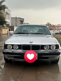 بي ام دبليو ٥٢٥ • مكينة ٨ • رقم بغداد