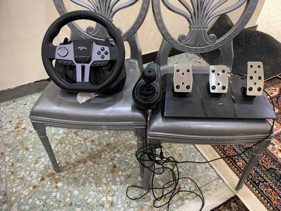 سلام عليكم للبيع كل شغال وضمان دركسون واسكوتر شحن الصناعه اماراتي  مكان بغداد مدينه الصدر ***********
