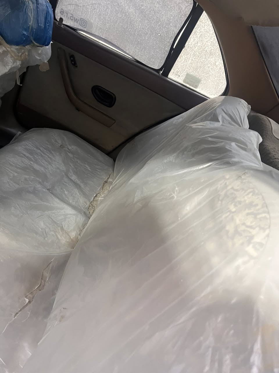 سلام عليكم سمند لبيع موديل 11سياره نضيفه مكينه نضيفه تبريد شغال حداديه كدام نضيفه توني شادها بس لوره نص عمر رقمها صدامي راعيها يريد تحويل ماعليها لا هيه ولا غرمات لسياره مصفره بس تحويل ورقم وسنويه كبل سياره كامله من كلشي ب19وبيها مجال ناصريه حي اور *********** لشري بل خدمه اني
