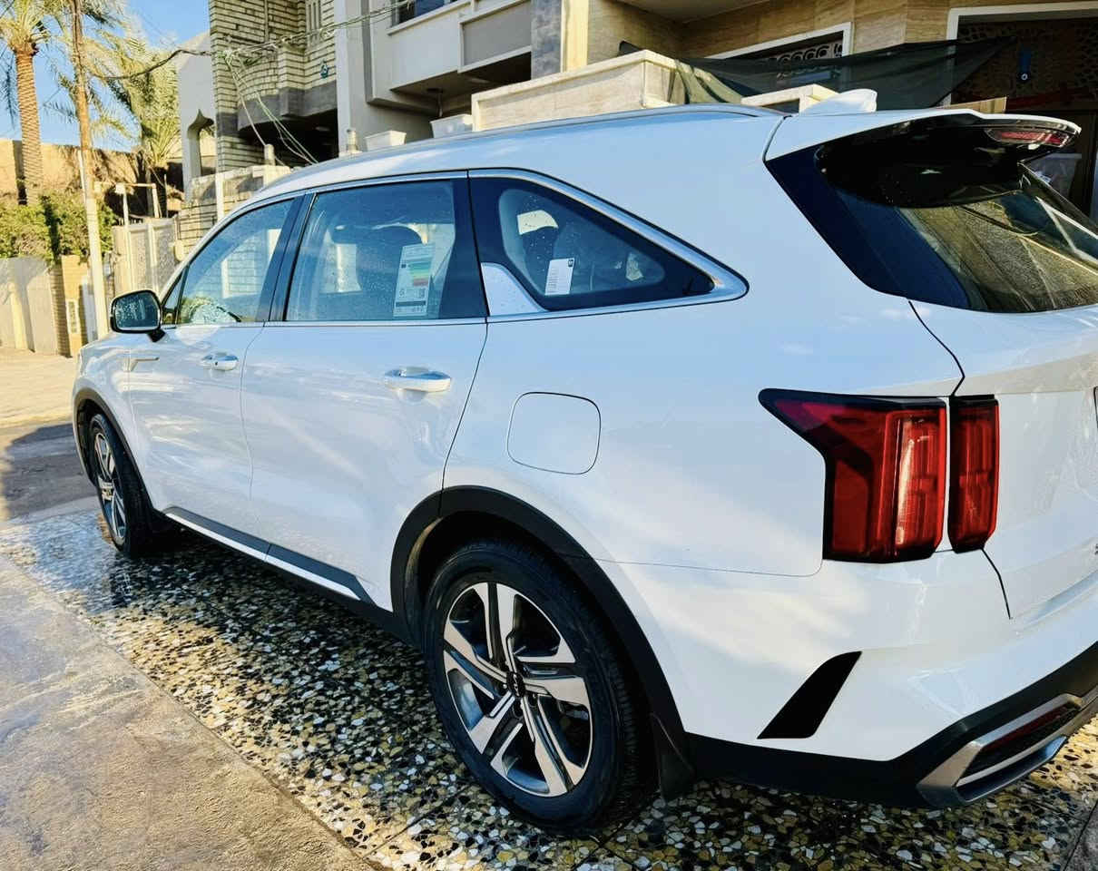 حياكم الله 
سورنتو موديل 2022 الدولية فول قماره حديد
السياره ع وضع الشركة جديدة 
مكينة v6 
ماشيه 36 الف كم حقيقي بعدها بالضمان
كفاله عامه من الصبغ بيها شبر بارد بالجاملغ الامامي عدى هذا مكفوله
للبيع مكاني بغداد البنوك
للاستفسار ***********
