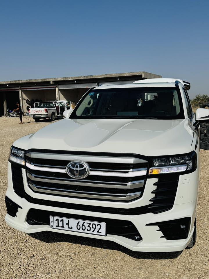 السلام عليكم لاندكروز  لمتد 2024 للبيع  كفاله عامه من الدعاميه للدعاميه فول مواصفات للاخير ماشيه ١٨ الف شاحن لا سلكي كامرات محيطيه ٣٦٠ درجه سياره جديده جداً للاستفسار الاتصال ***********
