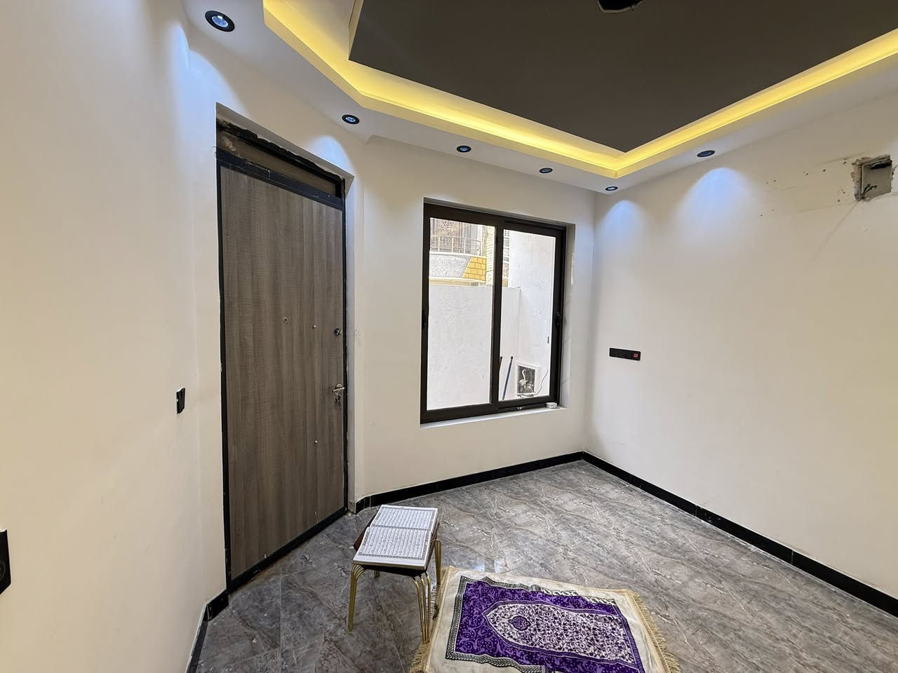 اللهم صلِ على محمد وآل محمد
🌟دار 75متر للبيع:-الدار بنائه فول 

 منضومه كامرات منضومه ساحبات  منضومه ستلايت كله مأسس بالمواد الحديثه الاصليه وكذلك نقاط الكهرباء 

🌟الدار طابقين يحتوي على 3غرف نوم 

وحمام 2 واحد بالطابق الارضي والثاني في الطابق الثاني

السعر((واتساب☎️)) مع ملحقاته

🌟نوع الملك طابو زراعي ملك صرف سند25

🌟حي البساتين شارع احمد الوائلي

للأستفسار:

  ابراهيم الكناني. ***********

ابو الاشتر الزيادي***********
