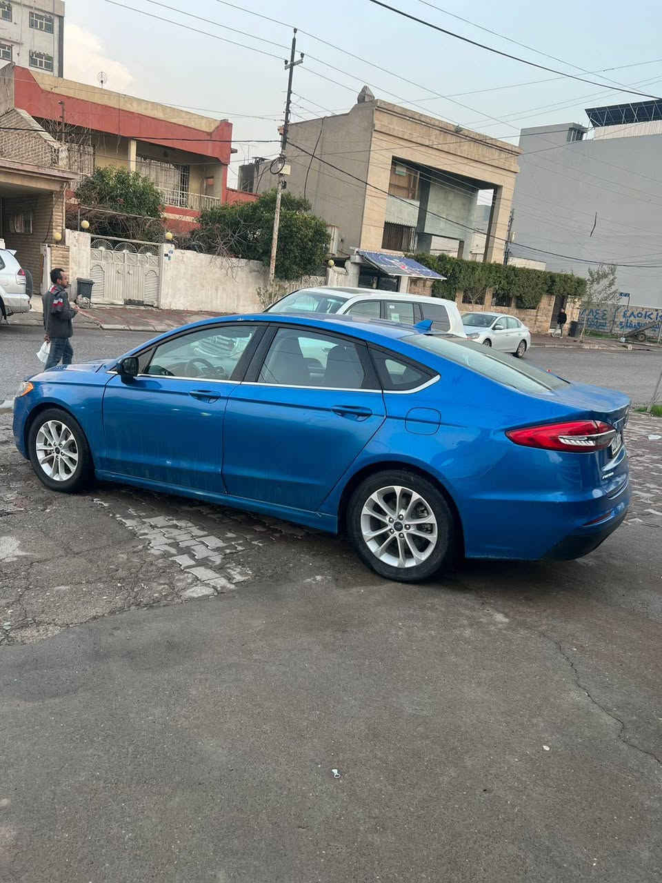 فۆرد فیوژن 2020 se              
مەکینە 15 تۆڕبۆ کرایتەوە 
ڕەقەم و سەنەوی نوێیە 
ڕۆیشتن 111 هەزار میل 
سبوغ ۳ پارجە 
دوو دەرگای سایق و قەپاغ 
سندوق ، پێشی کەپسە 
ئێڕباگ شان ، ناو دەرگای هەیتی 

***********
نرخ   ۹۰ وەرەقە أربيل, العراق
