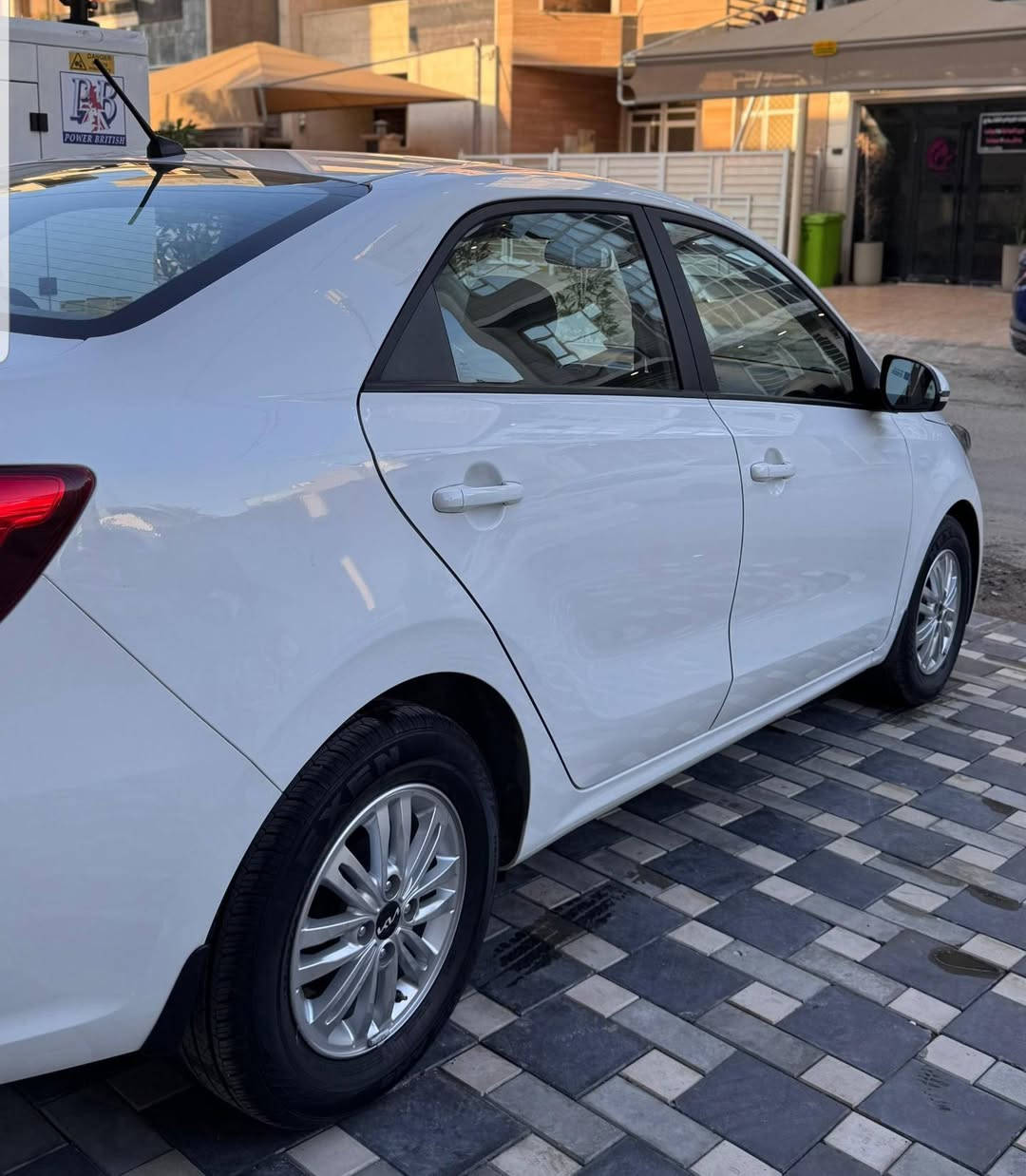 تحية طيبة .. كيا بيكاس 2024 ضمان شركة اكدال ماشية 5700 فقط مكفولة من كلشي فقط بيها اثر حالوب قليل جدا سعرها 122 ورقة  قفل مكانها بغداد المنصور ***********
