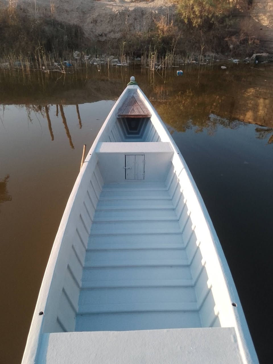 سلام عليكم اخوان جينكوا للبيع الطول 16 ذراع جينكوا كلش جديدا المكان البصره ابو  السعر 1200 مليون او200ليريدها يتصل ***********
