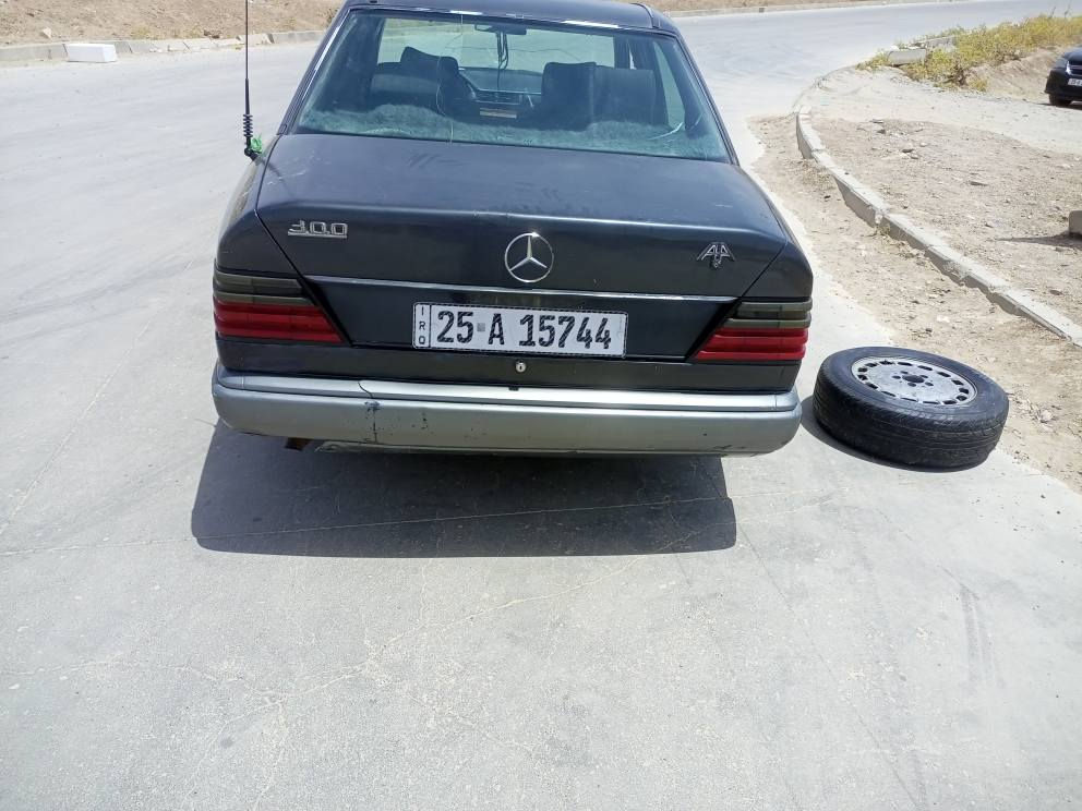 سيارة مارسيدس دب محرك بطة 2500ديلكو موديل 1989 رقم كركوك بيها بطاقة بانزين باسمي رقم انگليزي لسنة 2030  للاستفسار أكثر الاتصال على الرقم *********** كركوك, العراق
