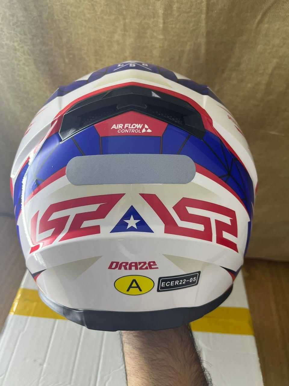 السلام عليكم خوذه Ls2 فچ ثابت XL 
الي تخدمة يتفضل خاص او يتصل سعرها 125
***********
