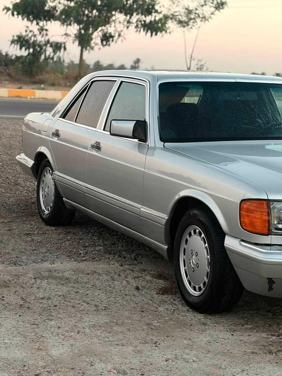 السلام عليكم
رئاسي 1991 صبغ عام جمالية بدون دواخل كفالة من الحادث السيارة على وضعها البلادي غرفة وگير ومحرك(6) كله كفالة تبريد ثلج كهربائيات كلها شغاله ورقم بغداد إنكليزي الجديد شرط التحويل مال جناي والجنايه يعرفون قيمتها عارضها ب 105 وبيها مجال للطيبين مكاني صلاح الدين يثرب ***********
