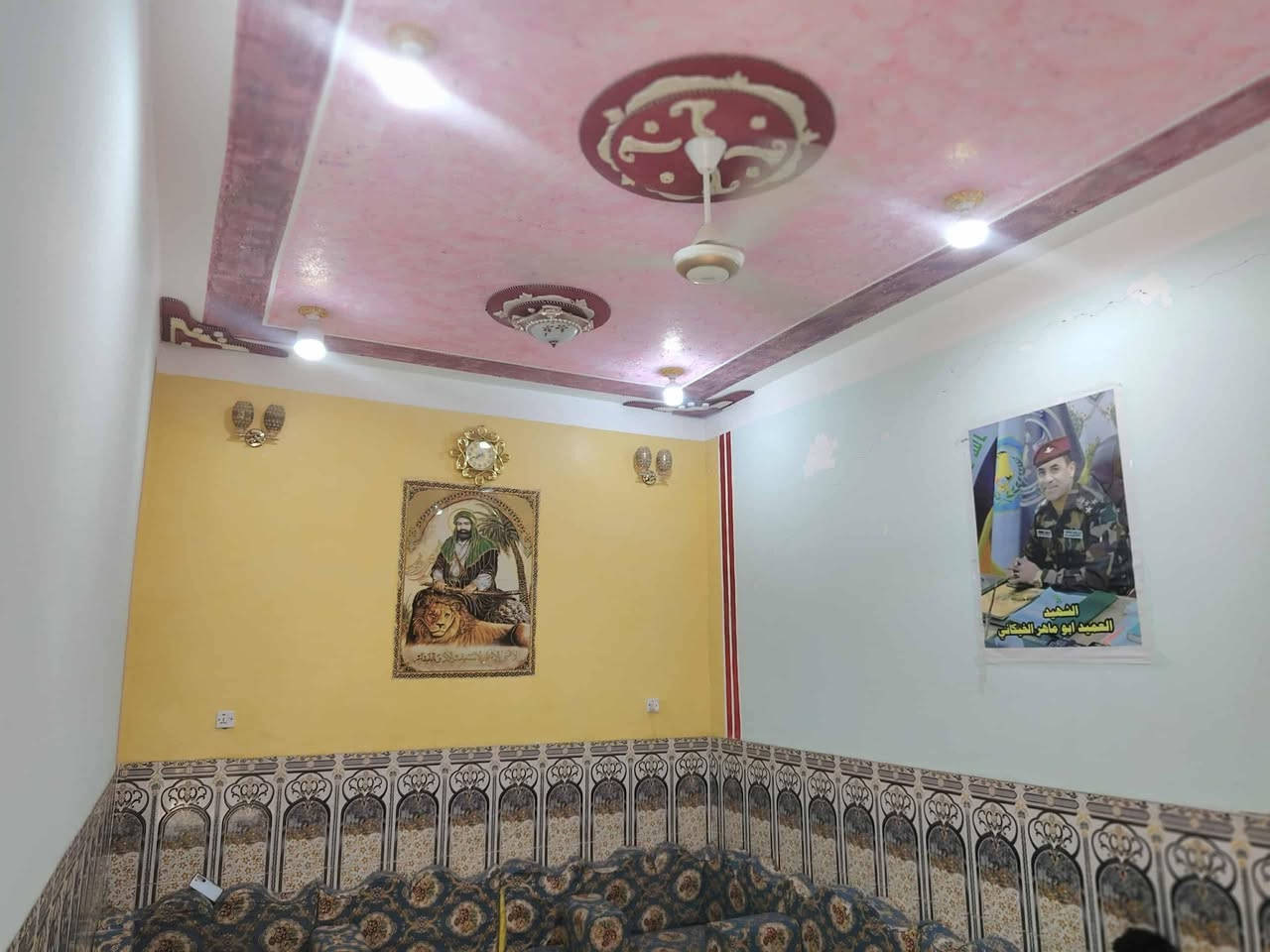 دار للبيع مساحه 150 م
غرفتين صاله مطبخ استقبال
صحيات داخليه وخارجيه
بناء طابوق صب كونكريت
تقع امامه حديقه
سوق الشيوخ العكيكه الحي العسكري
شارع مركز الشرطه الجديد قرب مدرسة النوافل الابتدائية
السعر 85 وبي مجال
للاستفسار اكثر الاتصال 
‏‪***********‬‏
