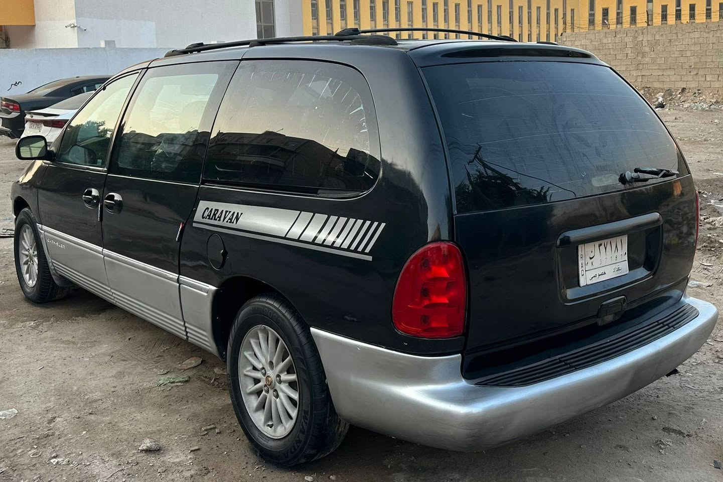 دوج كرفان موديل 2000
كير اوتو كير مكينه بلاديات مكفولات 
7 راكب مكفوله من الضربه
قطعتين تبريد 
كشنات كهرباء 
تخم تاير ويل كب 
السعر 49 وبيها مجال 
للاتصال ‭0774 576 4570
