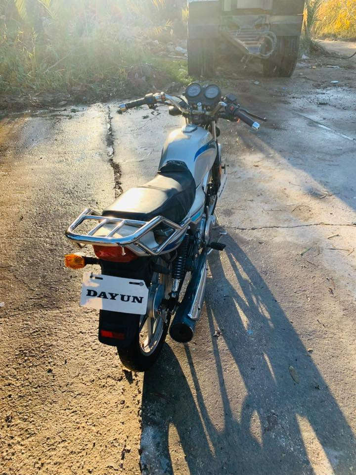 سلام عليكم  دراجه دايون مديل 2021 للبيع 
أوراق اصولي دراجه كامله مكمله وحلوه ونصيفه بعد انضف من صور مكاني كربلاء الحسينيه 
سعره مليون و150 وبيه مجال  قليل حك جيه 
مكلف بل نشر.  رقم صاحب دراجه ‭0771 727 3511‬
