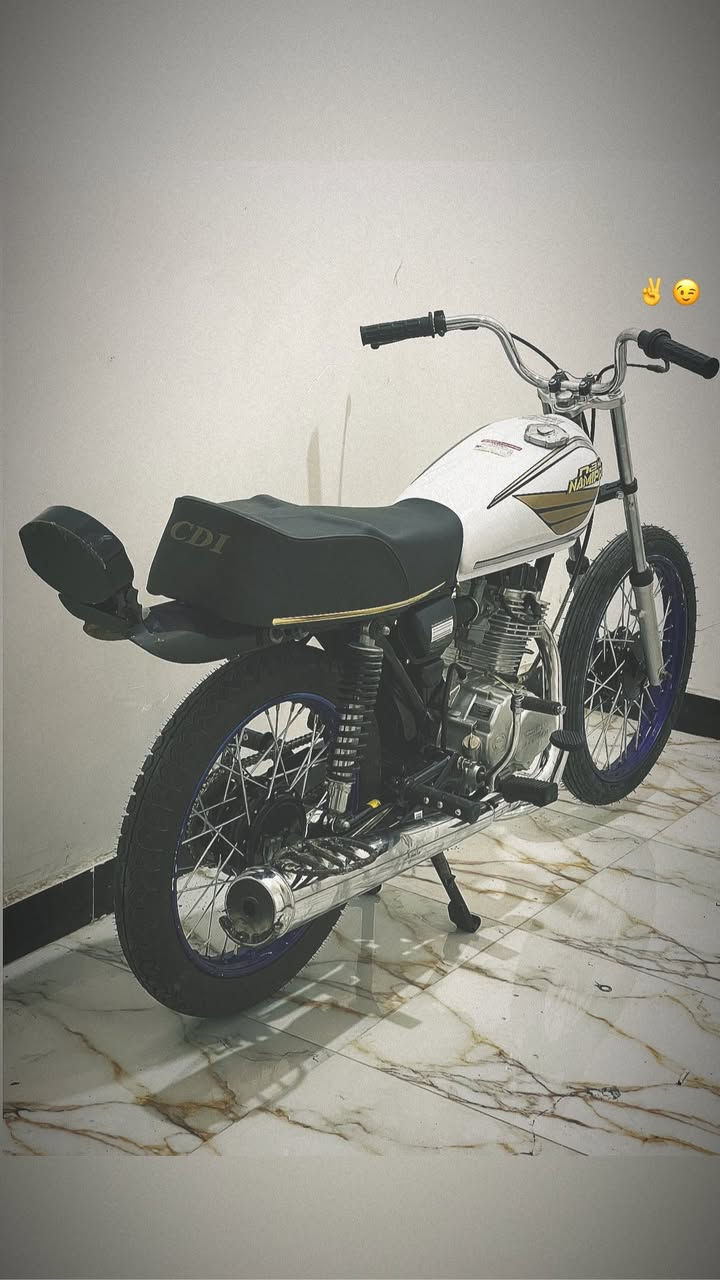 سلام عليكم دراجة للبيع كلك كلك شاصي نامة اصلي تعميرة 26 ومكينة سيجي مشيف القديم مفتوحة بس بستم سعر 650 وبية مجال واذى مراوس ماكس منغولي نضيفة عادي عنواني مركز حي شهداء رقم ***********
