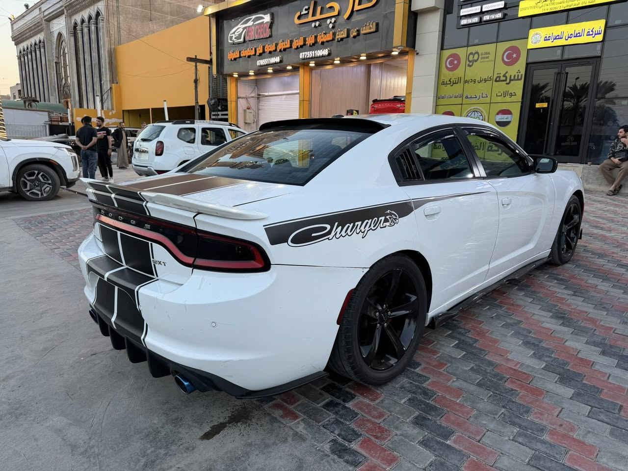 السلام عليكم
رجائا شوف السونار وصور  الحادث وتصل
جارجر SXT  2017 رقم بغداد. بسمي 
حادث مرفق بصور.  وبيه رش قطع. موضحه بسونار.  
السعر 155 وبيه مجال للشراي 
للستفسار ***********
بصمه تشغيل 
شاشه جبيره 
حساس خلفي 
كشن كهربائي 
مكينه 3600
تو ويل 
منضومه زنون 
كت كامل لحايه srt
مكااني بغداد مدينه الصدر 
بيع او مراوس حسب القناعه 
الشراي يجي يشوف ويدلل ما اخصم سعر بتليفون 
***********
