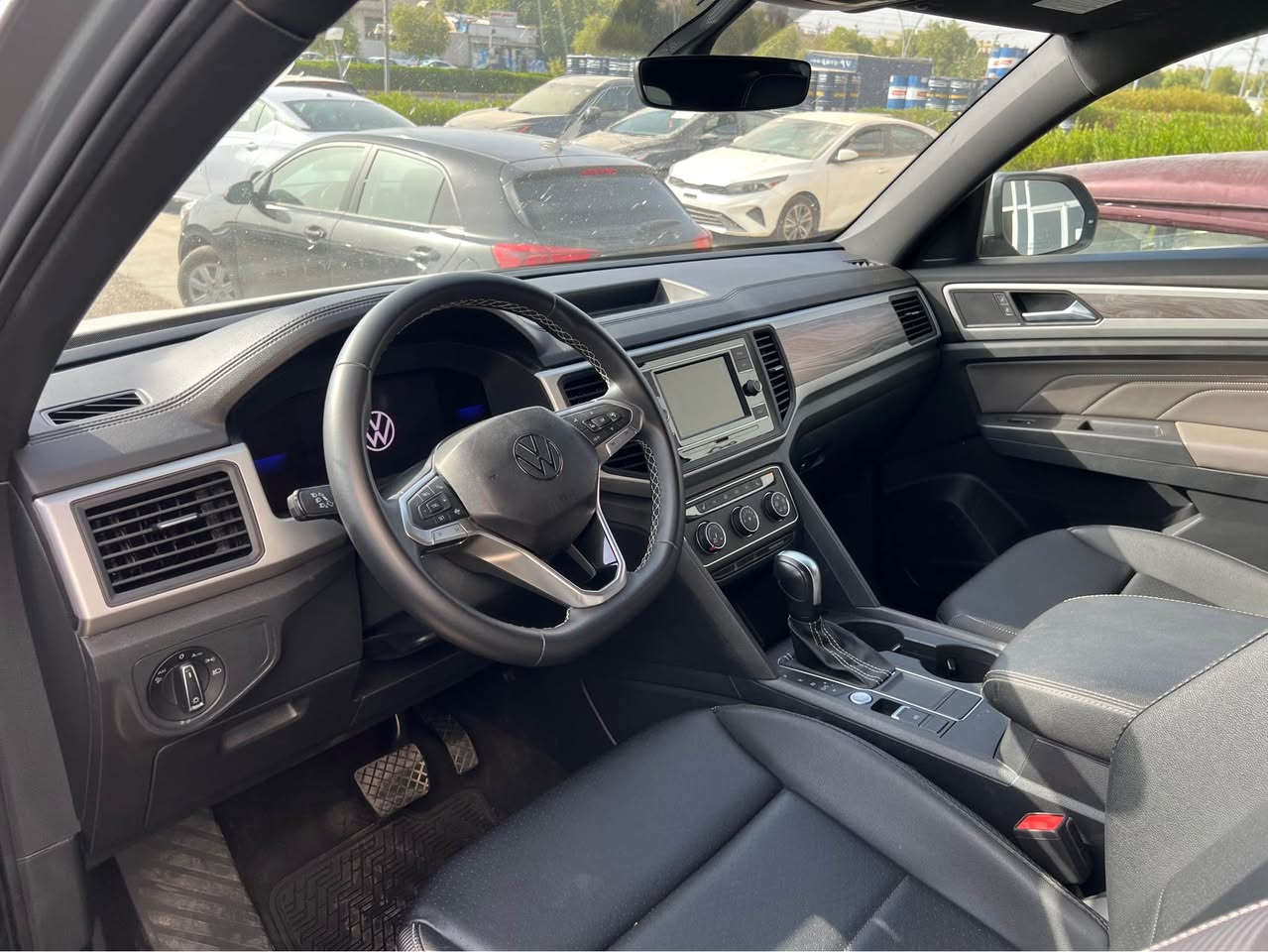 سلام عليكم 
بيع على شكل اقساط/تقسيط شهري 
فولكس واكن اطلس الماني 2023 رقم اربيل بدون سبغ فول مواصفات ما عدا الفتحة .
ماشية 35 الف ميل فقط
السعر الكلي خاص
مقدمة 150 ورق
قسط شهري 4
سيارة بدون سبغ رقم شاصي موجود 
سيارة رقم رقم اربيل جاهز  
مكان اربيل
واتساب ***********
*********** أربيل, العراق
