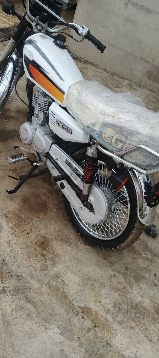 السلام عليكم ماطور للبيع بارت نضيف كلشي شقال السعر 375 رقم الهاتف ***********
