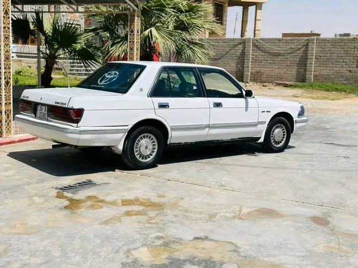 السلام عليكم 
سيدان للبيع موديل 90 
گير ومحرك بطة 2500 نظيف 
تبريد ثلج كل الكهربائيات شغالة
السيارة انطيها حزام 
مسجلة صلاح الدين دولي 
سنوية إلى 2026  
صاحبها الشرعي موجود 
السعر /52وبيها مجال 
مكاني الشرقاط /الخصم 
اتصل وتدلل 
***********
***********

