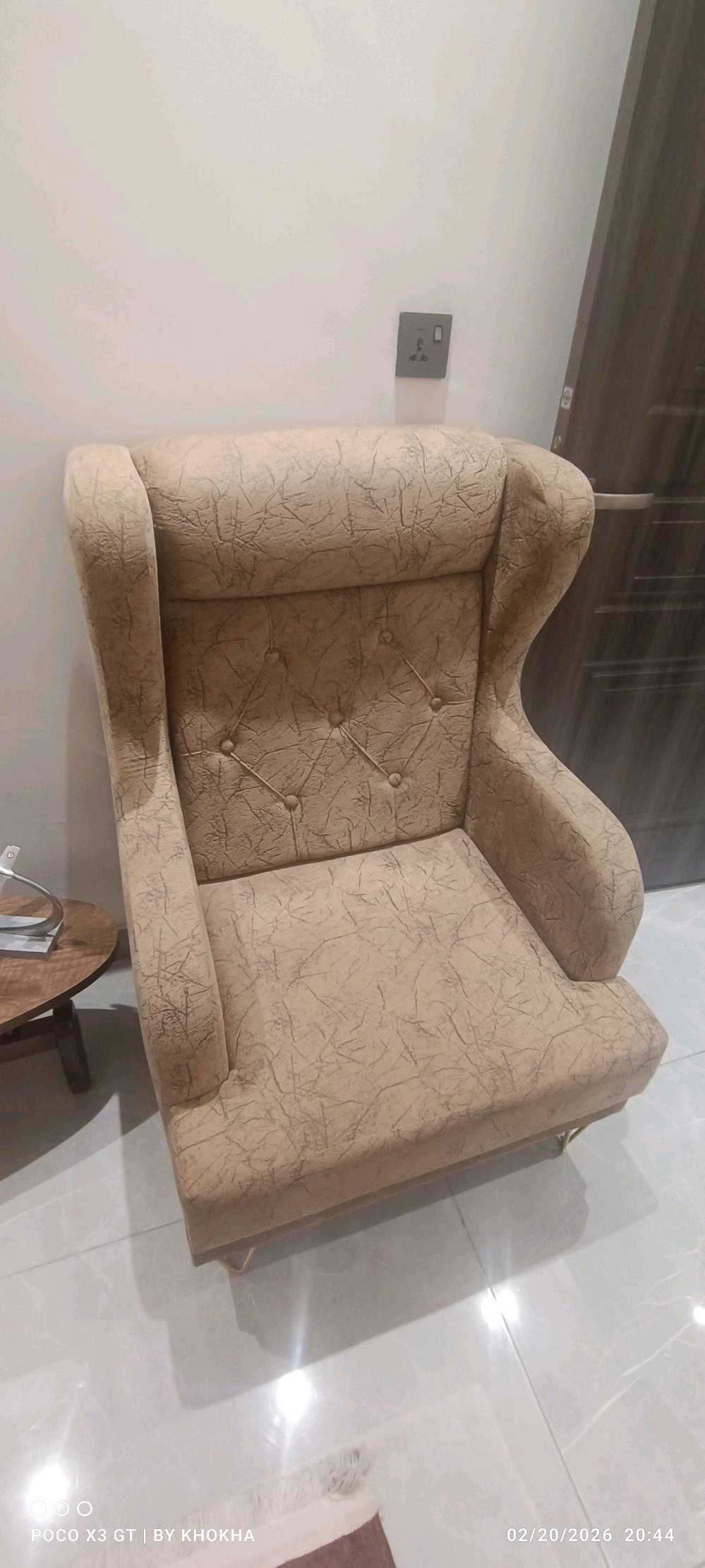 تخم قنفات 10 مقعد نظيف جدا لون بيجي مع كوشات 8.. المكان اليرموك أربع شوارع