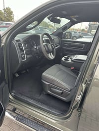 2021 RAM 1500, CLASSIC WARLOCK تحكم مقود         السعر21500$ حساس خلفي...