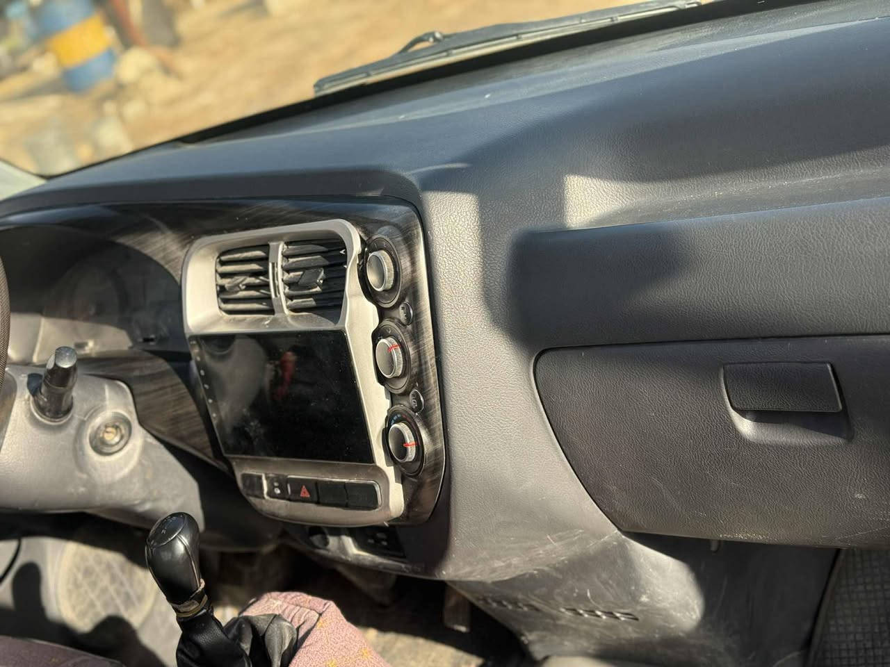 السلام عليكم كيه حمل لبيع موديل 2018 مكفوله كفاله عامه رقم  واسط رقم نكليزي بسمي مكان السياره الديوانيه ***********
