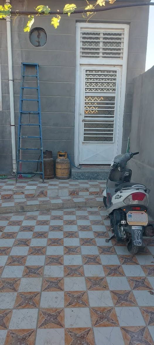 السلام عليكم بيت طابو زراعي سند 25
طريق الديوانية دغارة مساحة 300 متر يبعد عن الشارع العام 80 متر الاتصال  ***********
