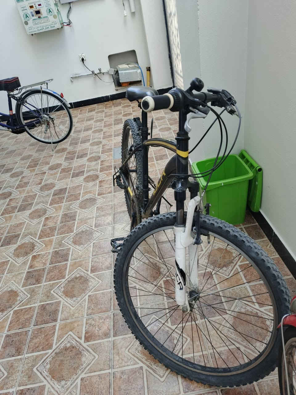 غراض للبيع نظيفات العنوان بعقوبة أم الكرفس كلشي بسعره الشراي يتصل ***********
