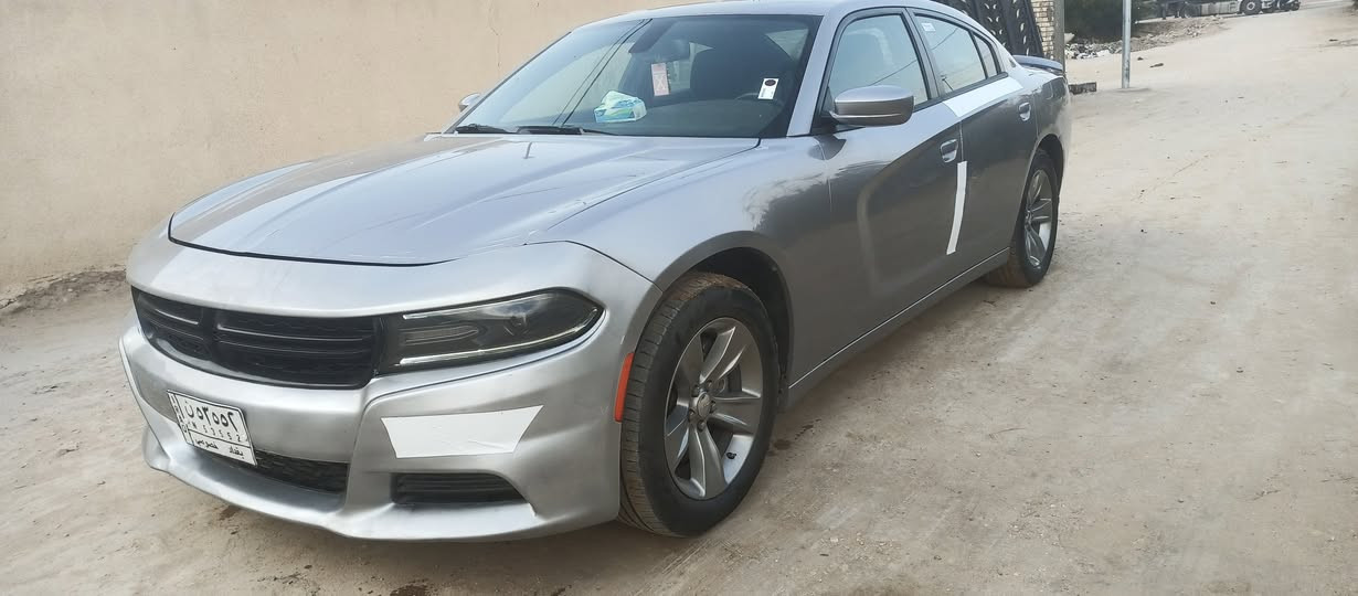 السلام عليكم ورحمه الله
جارجر 2017 خليجي 
قطعه صبغ وحده موضحه بالسونار 
حره مداور ثاني يوم 
مواصفات الجارجر معروفه السياره فول ما عدا الفتحه والكامره الخلفيه 
السياره جاهزه للاخير مابيها نقص 
السعر 185 وبيها مجال مكانها الرميثه 
***********
