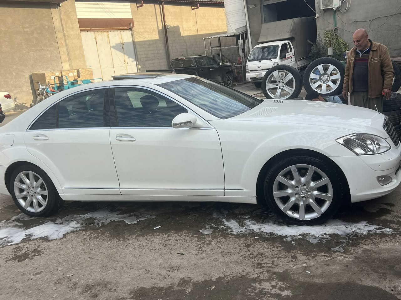 مارسدسS350
السياره كولش حلوه حداده جديده كامله من كولش اي نقص مابيهه السعر 155$ 

الاستفسار ع هذا الرقم ***********
