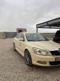 فروشتن ب قسط دوو تكسي  1- سكودا 2010 كير عادي  55 ورقه مقدمه و هه ر هه...