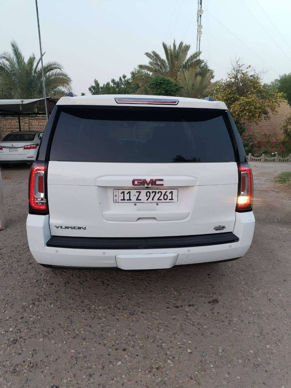 السلام عليكم 
للبيع 
جمسي يوكن موديل ٢٠١٥ 
فئة SLT
رقم بغداد تحويل مباشر سياره جاهزه مابيه اي نقص 
لون ابيض 
حادثه جاملغ ايمن والايسر سرقه محرك ٨ سلندر قوه الحصانيه ٥٣٠٠
فحص سونار موجود بلصور ورقم شاصي 
1GKS2BKC4FR618260
سعر البيع ٢٩٠ وبيه مجال 
عنوان ذي قار قضاء الرفاعي 
***********
