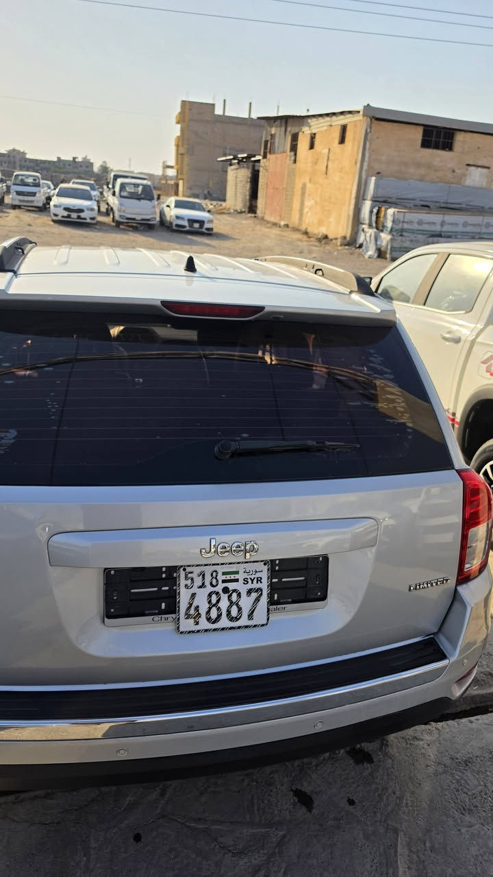 بسم الله ما شاء الله 
متوفر الان لدى شركة الجيسي 

#jeep #جيب_شيروكي

مديل ٢٠١٢
مازوت 
عداد ٢٠٠الف 

دير الزور حي الطحطوح شارع القسم الشرقي جانب كازيا الصفا 
للتواصل والاستفسار 
+9630934231048 ماهر الجيسي


**إذا كنت صاحب هذا الإعلان وتريد حذفه لأي سبب، رجاءا أرسل رسالة إلى الدعم الفني**