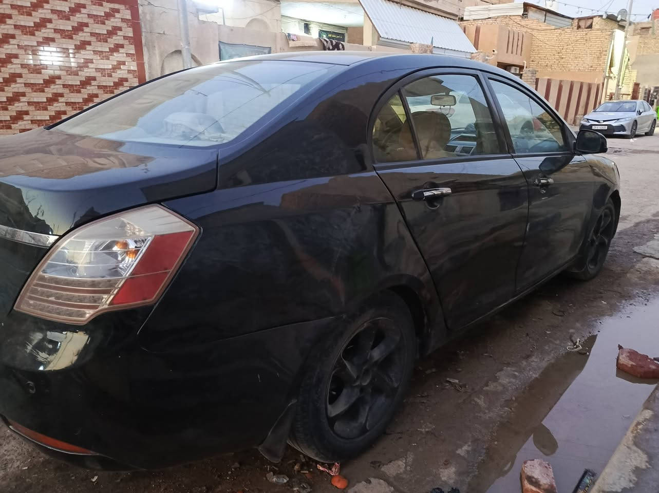 السلام عليكم من رخصة الادمن ام كراند موديل 12 رقم واسط مكينه گير خير من اللة تدفئة وتبريد شغال فتحه بالقماره اشاير بالمري شاشه و كامرة سنويه جديده تحويل ثاني يوم السعر 45  وبيهه مجال للاستفسار الاتصال على الرقم الاتي :***********/***********
