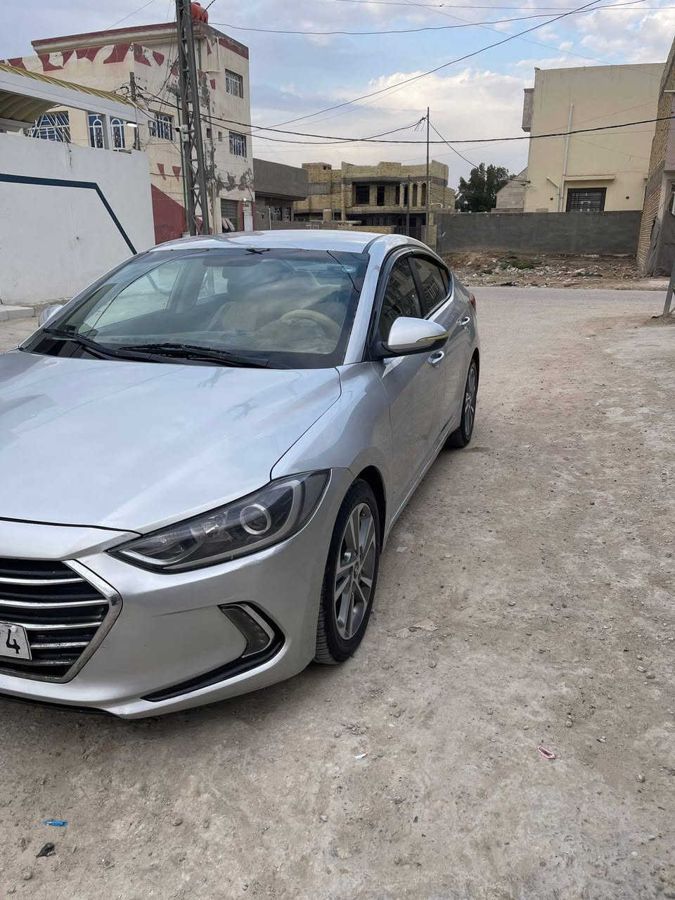 النترا موديل 2017 خليجي نظيفه مال جناي بسعر مناسب جدا مكينة 4 سلندر 2000 دوش رقم اربيل دولي انكليزي بيه طخه بسيطة بل الجاملغ الامامي وبيه ثلاث قطع صبغ اثر جراد بدون ضربه مكينة وكير وحداديه وتبريد مكفولات الإتصال على الرقم *********** العنوان بابل غير متواجد على الفيس اني مكلف بل نشر
