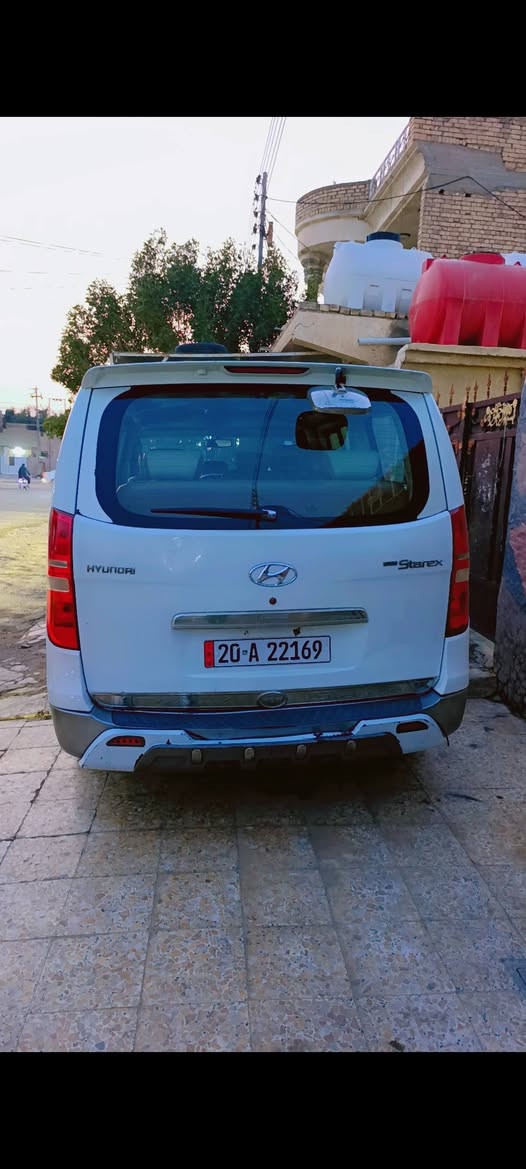 السلام عليكم استاركس 2011 فول كير محرك خير من الله والكشر سونار مجود شبر بالجاملغ وشبر بالباب بدون معجون السعر 158 بيك خير وتدلل 
***********
