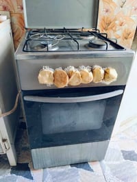 طباخ غاز • مع فرن • نضيف