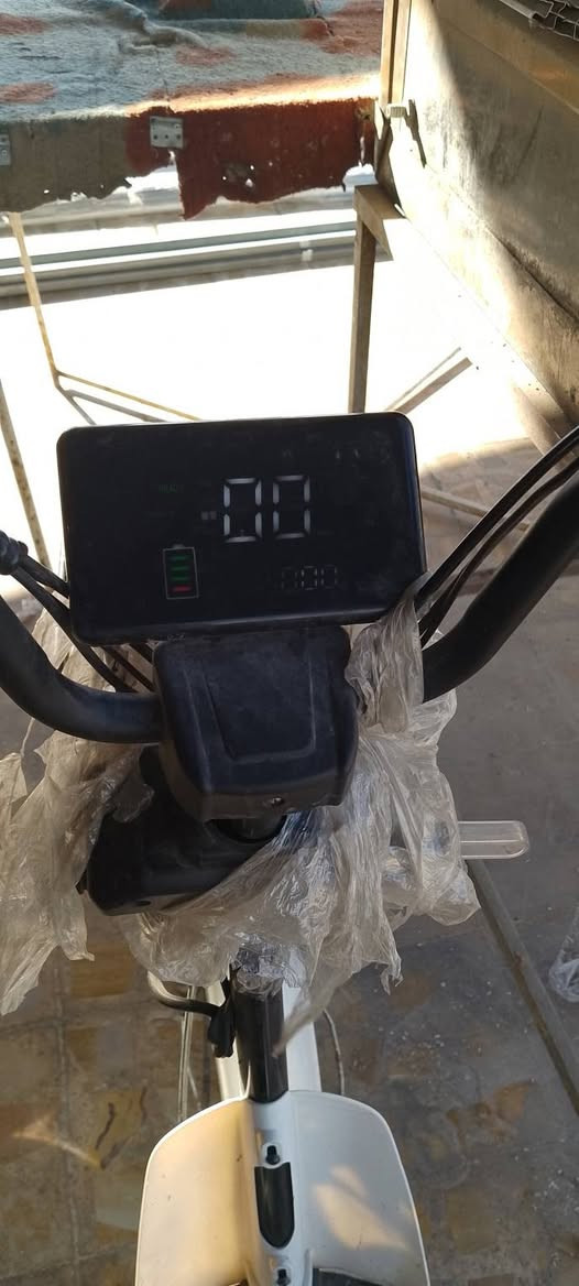 دراجه شحن كله شغال بس الاشاره الخلفيه اليسار تشتغل بس ضعيفه
بدون بطاريات 120 الف


**إذا كنت صاحب هذا الإعلان وتريد حذفه لأي سبب، رجاءا أرسل رسالة إلى الدعم الفني**