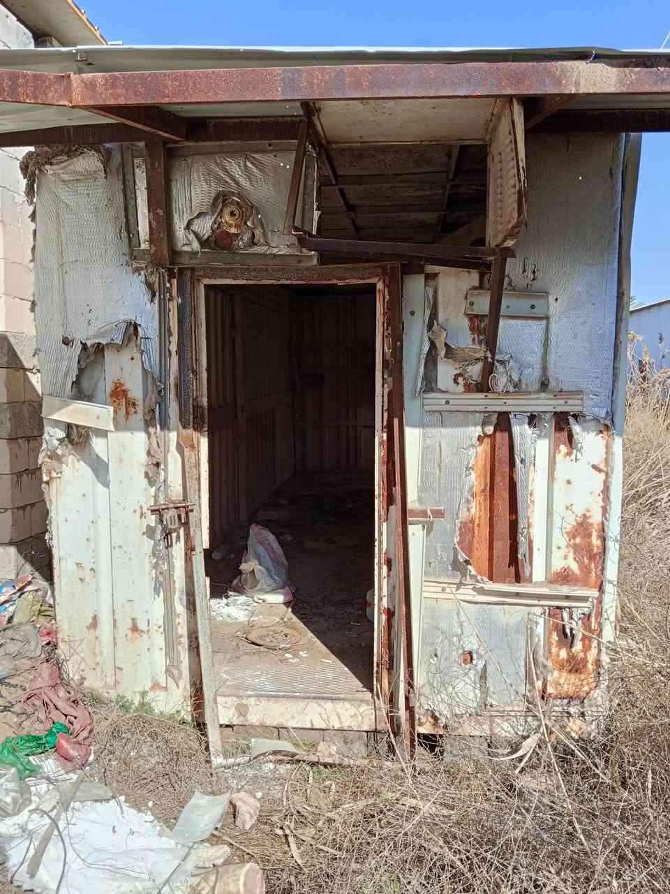 للبيع طول 9 م ***********
