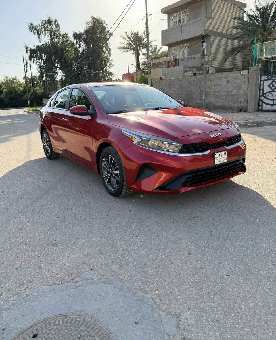 كيا فورتي وارد امريكي موديل 2024 محرك 2000 دوش ماشيه 32 الف موصفات نص فول شاشه ويل كب تحكمات رادارات امامي وخلفي ومانع انصدام وكامره دواره نضام سبورت تحديد مسار موصفاته حلوه سياره حادثه كما موضح بل صور فقط البنيد مصلح بدون دواخل وبدون تبديل وكله ليبل واحد واجه بيهه من امريكا صبغ باب خلفي ونص والداير مال الجاملغ الخلفي 
*********** 
ملاحضه سياره بدون رقم دخول جديد
مكاني بغداد
