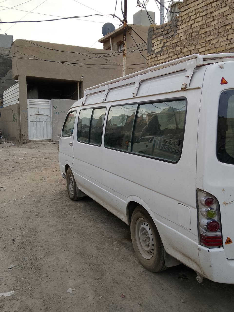 السلام عليكم 
جنبي اج وان رقم بغداد الانكليزي الجديد ب اسمي مصفره هيئه وظريبة ومرور موديل ٢٠١٤
للبيع سعرها ٧٠ مكاني الكاظمية 
***********
