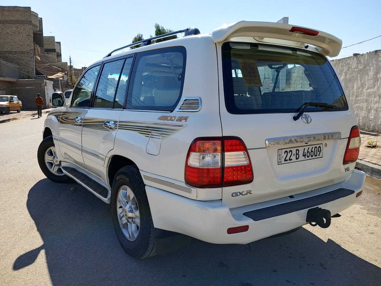 السلام عليكم بيع او مراوس 
لاند كروز 2007 أصل (GX.R) أم العلامه المذهبه فول مواصفات 1/1  مكينه 6 سلندر مكينه وكير جدد حداديتهه جديده السياره مصبوغه عام اثر قمريه واكعه عل كصه مال قماره وبيهه بل نزال مال تكمه السايق  بس تكمه وحده باقي التكم كفاله 
 فتحه فورويل دركه صاج 7 راكب تبريد ثلاث قطع ثلاجه وصطيه شاشه تاب كامره دواره دبل تانكي لايت عالي وناصي وبلاجكتور كله زنون غرفتهه جديده مري كهرباء رقم اربيل شرط التحول او وكاله السياره جاهز من الدعاميه للدعاميه بدون اي نقص 
عنوان السياره بغداد قرب حي اور 
السعر اتصل عل رقم أو تجي واتساب 
الاستفسار ***********سجاد // وللعلم السياره احله من الصور
