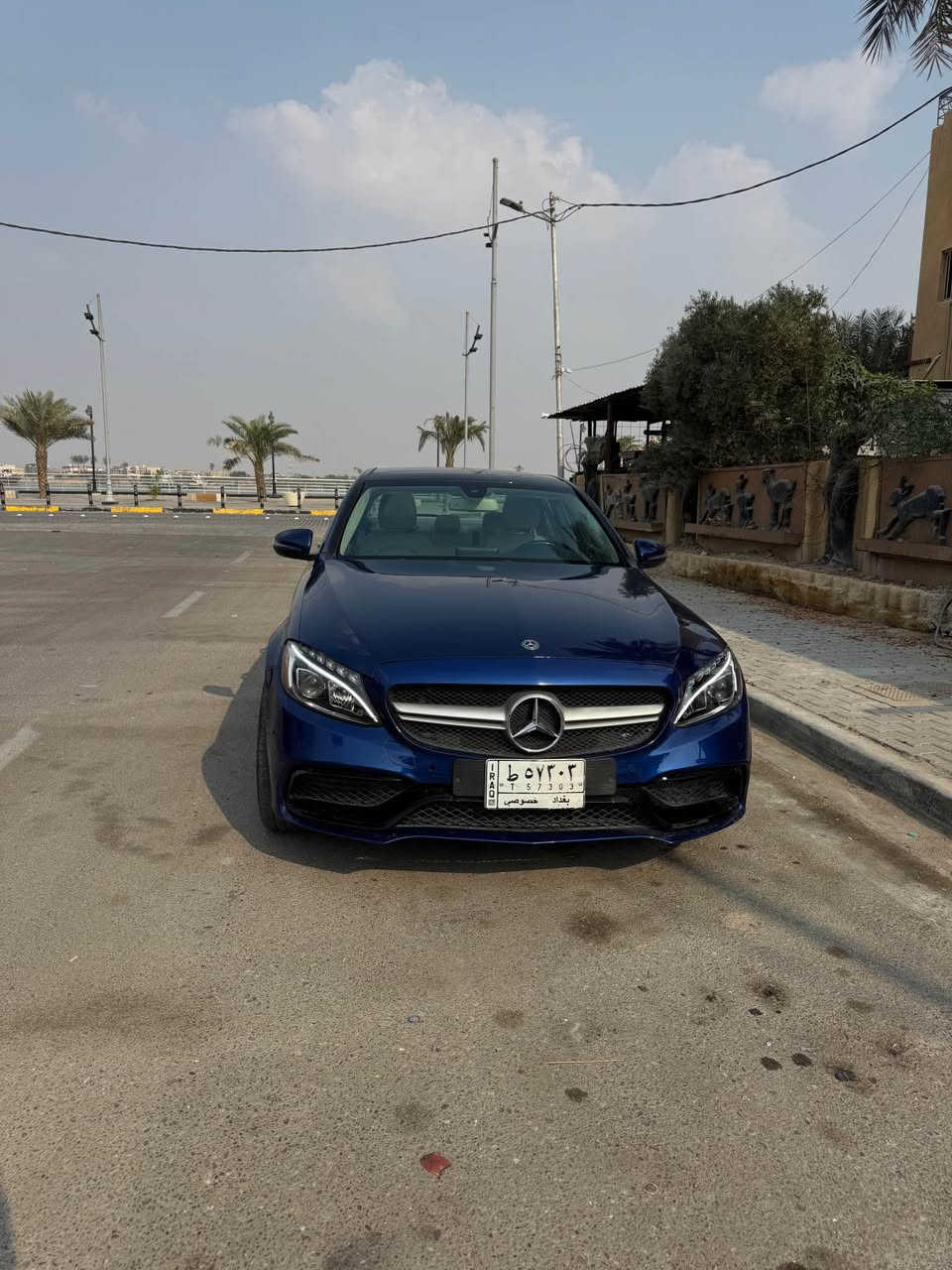 مرسيدس c300 مميزة وراقية فول مواصفات 
موديل 2018 رقم بغداد 
تحويل سريع 
محرك 2.0 تيربو 4 سلندر
السيارة مكفولة من الضربة 
مكانها البصرة 
بسعر مغري جداً 179$ فقط
للاستفسار اكثر الاتصال على الرقم
***********0 البصرة, العراق

