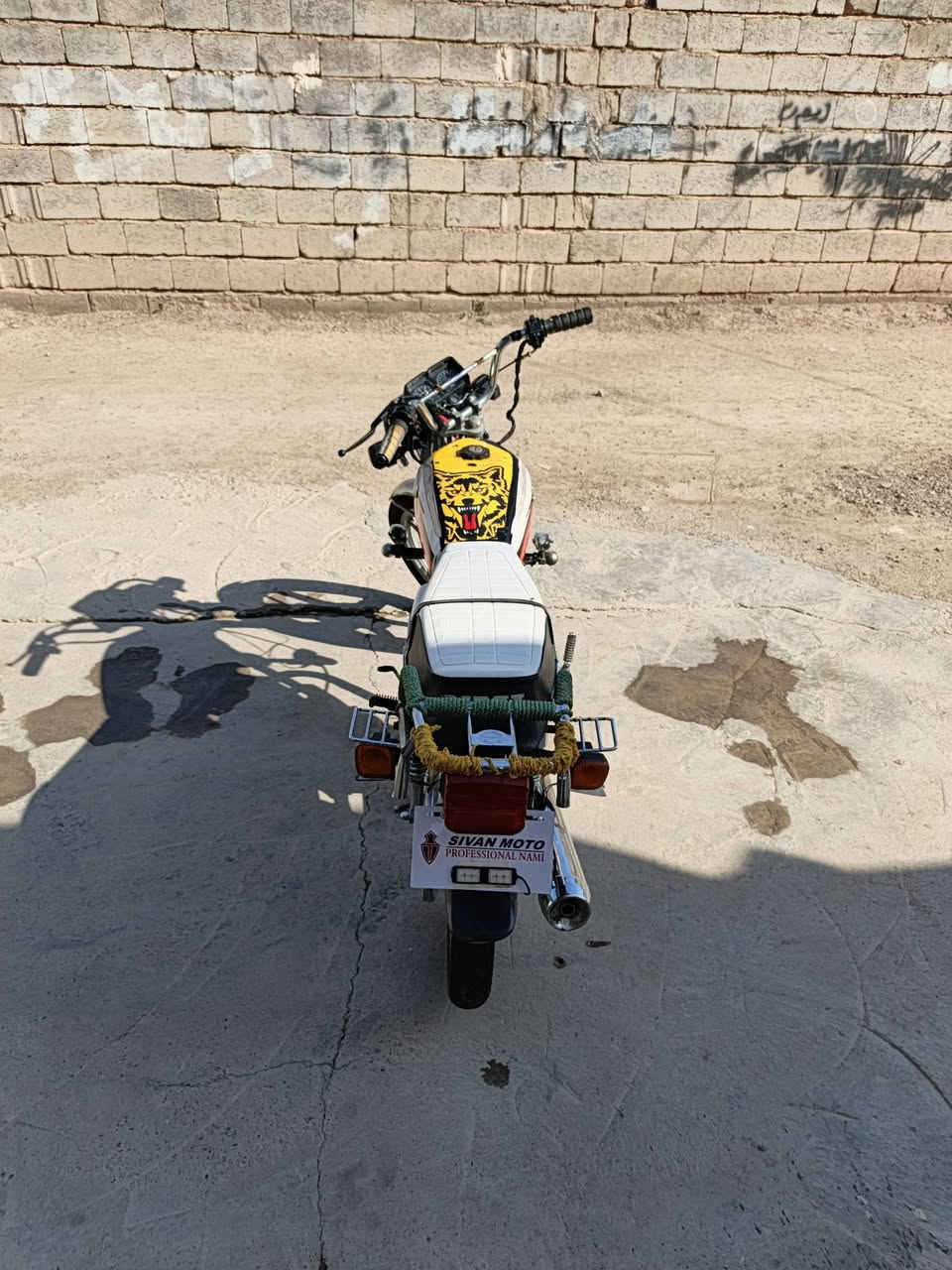 للبيع جني عدل مكينة 200
موديل 2019
السعر 400وبي مجال
 المكان منصورية الجبل 
***********
