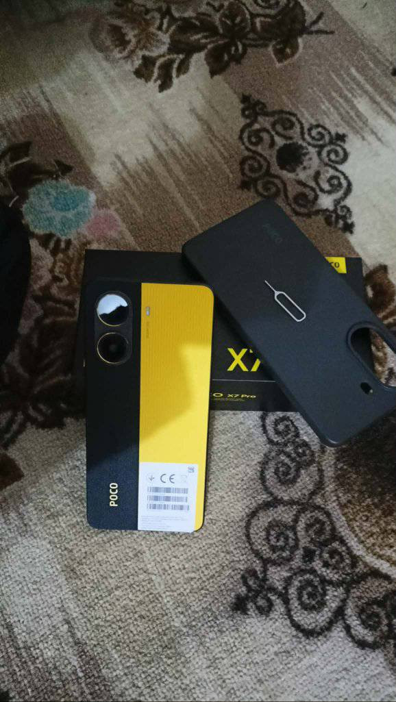 بوكو x7.برو ذاكرة 256 
رام 12+12 كامرة وبطارية جبارة 
كامل ملحقات مستخدم اسبوعين سعر400
***********
