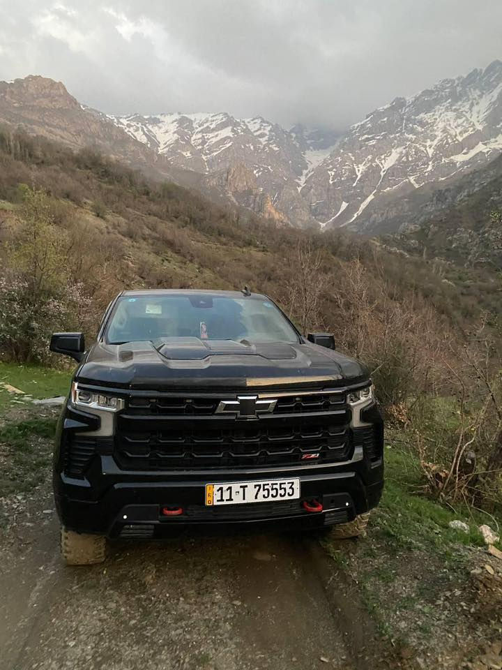 سلفرادو  Z71 فئة تريل بوس مواصفاته حلوة ترفيع بلادي شاشة ودشبول تاهو ٢٥ كير طرح 8 سلندر 5300
 صوت الاكزوز من الشركة رياضي  
بصمه ابواب 
جنطة كهرباء
تشغيل عن بعد 
كشنات جلد
كشنات تدفئه
اناره بلبدي 
اناره بلمري
لايت وبجم تاهو 
ليدات اماميه
كامرتين خلفية
بلوجكتور زنون بلاد
تحكم ستيرن جهتين 
ستيرن هيتر 
سايد بريك كهربائي 
نظام اطفاء
قطعتين تبريد 
نظام خرائط ملاحة وكار بلي
رادار وتحديد مسار
السيارة جديدة جداً ومميزة من حيث الاضافات والمواصفات وبعد بيهه هواي مواصفات
السعر 320 
 للتفاصيل اكثر مراسلة : 
***********
