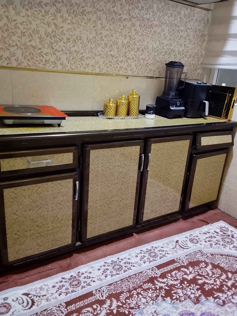 السلام عليكم
كاونتر للبيع مع ملحق شراي للاتصال عل الرقم ***********
