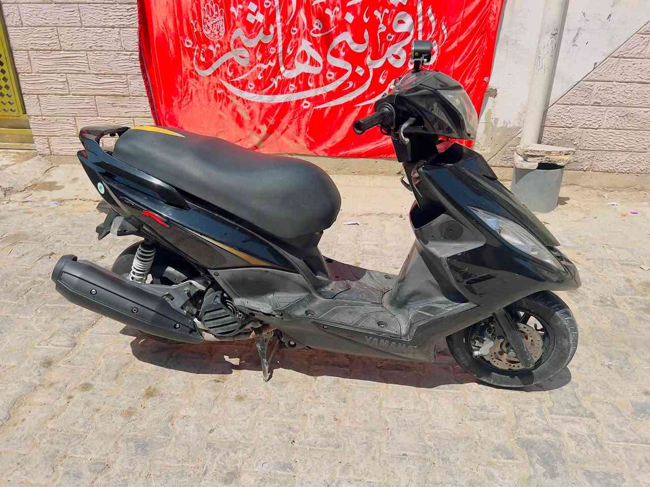 سلام عليكم دراجة جي تي ار لبيع دراجه نضيفة مكينة بلادية كهربايات شغاله دراجه نضيفة المكان مدينة الصدر سعر 950
***********
